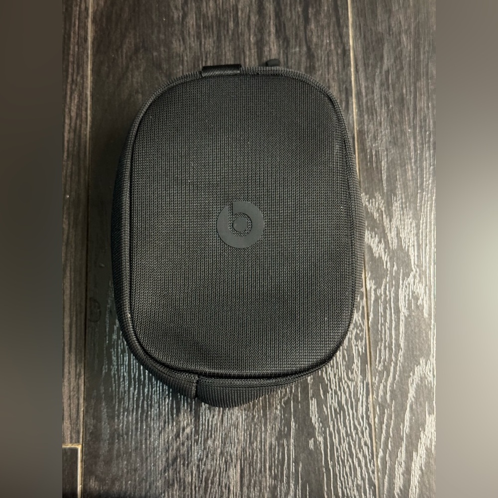 Beats by Dre Black Storage Case